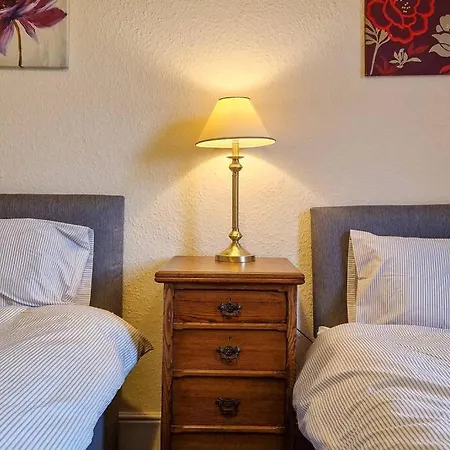 Tallis House, Sleeps 5, Near City Centre, Free Parking, Long Or Short Stays - By Nmb Property Manchester Exterior photo