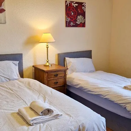 Tallis House, Sleeps 5, Near City Centre, Free Parking, Long Or Short Stays - By Nmb Property Manchester Exterior photo