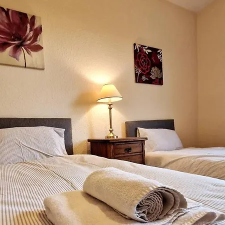 Tallis House, Sleeps 5, Near City Centre, Free Parking, Long Or Short Stays - By Nmb Property Manchester Exterior photo