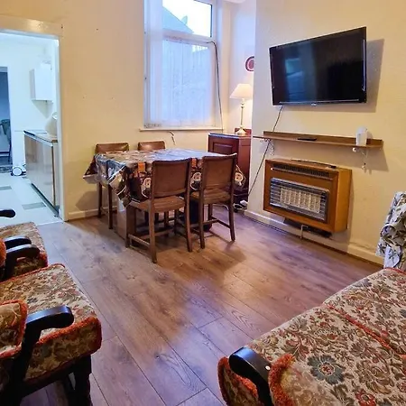 Tallis House, Sleeps 5, Near City Centre, Free Parking, Long Or Short Stays - By Nmb Property Manchester Exterior photo